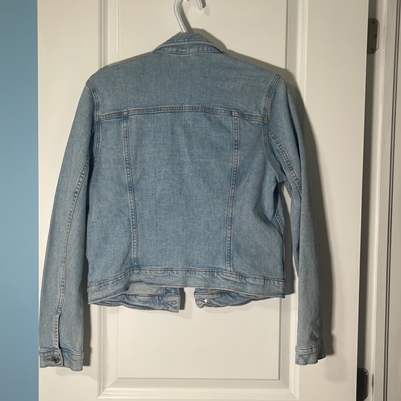 Jean jacket (worn once) - Picture 2 of 3
